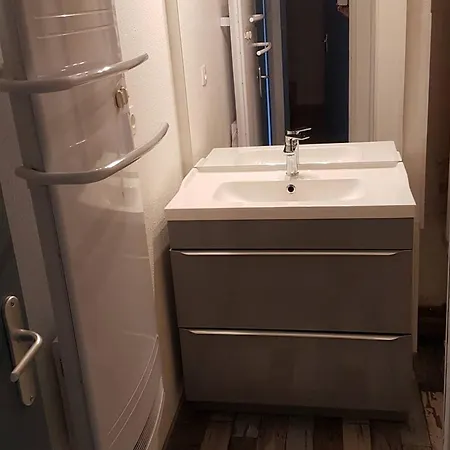 Apartament Climatisee Refaite A Neuf Au Calme Avec Piscine, Terrasse Et Parking, Proche Et Port - Fr-1-723-159