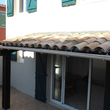 Apartament Climatisee Refaite A Neuf Au Calme Avec Piscine, Terrasse Et Parking, Proche Et Port - Fr-1-723-159 Agde